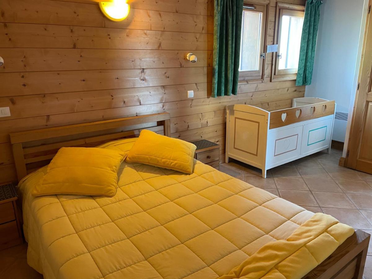 Le Lessy M4 Apartment เลอกรองด์บอร์นอง ภายนอก รูปภาพ